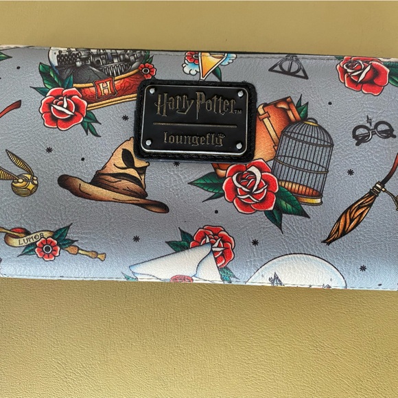 Loungefly Handbags - Loungefly Harry Potter Themed Gray Wallet